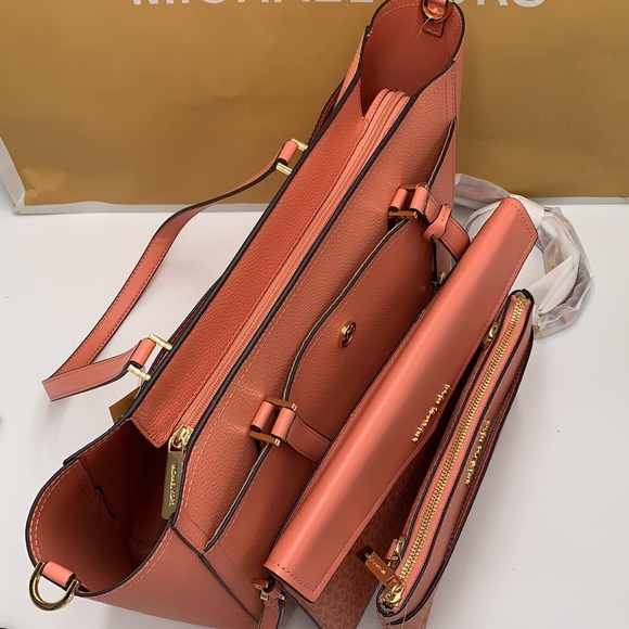 MICHAEL KORS 
Maisie Large Pebbled Leather 3-in-1 Tote Bag SHERBERT SIGN… - Picture 6 of 16